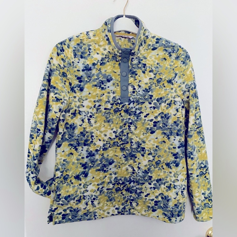 Orvis Lightweight Fleece top with pockets. Like new.